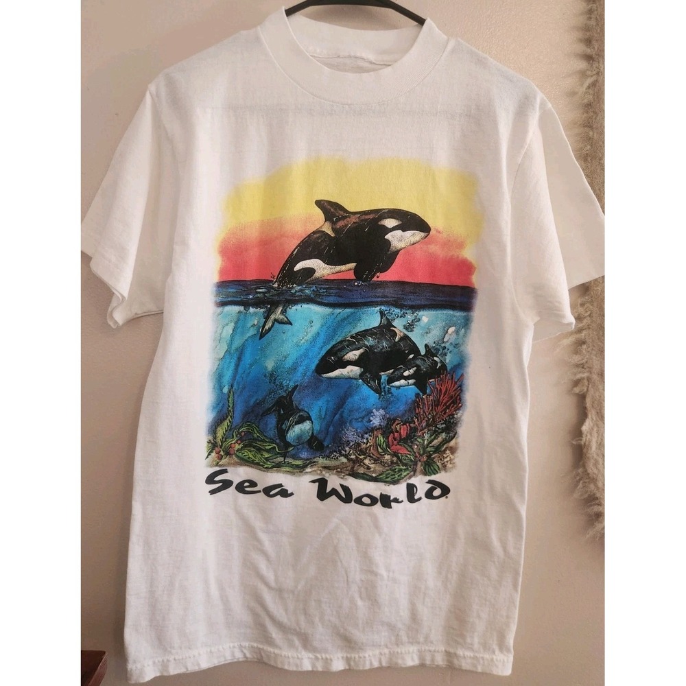 Vintage Single Stitch Sea World‎ Whale Shirt USA Made Orca Whale 90s Colorful